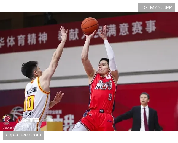 广州龙狮官方更新伤情：陈盈骏腿部肌肉拉伤，恢复情况良好